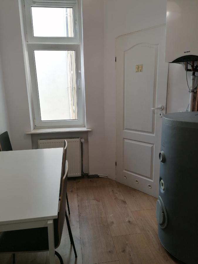 Hostel Tulip - Pokoj Jednoosobowy Nr 3 Ze Wspolna Lazienka I Kuchnia Szczecin Buitenkant foto