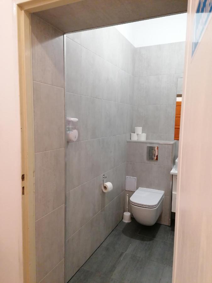 Hostel Tulip - Pokoj Jednoosobowy Nr 3 Ze Wspolna Lazienka I Kuchnia Szczecin Buitenkant foto