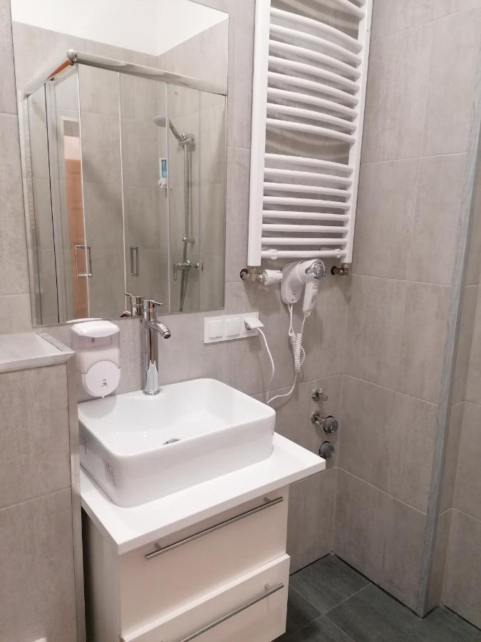 Hostel Tulip - Pokoj Jednoosobowy Nr 3 Ze Wspolna Lazienka I Kuchnia Szczecin Buitenkant foto