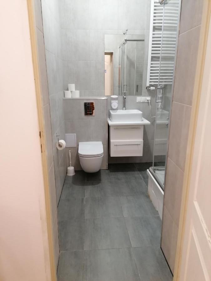 Hostel Tulip - Pokoj Jednoosobowy Nr 3 Ze Wspolna Lazienka I Kuchnia Szczecin Buitenkant foto